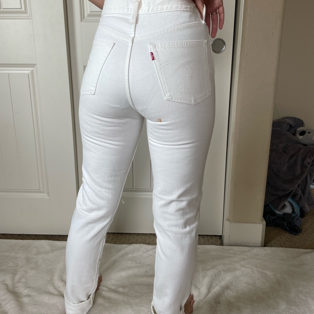 VINTAGE WHITE LEVIS! Only worn once! 501 skinny premium